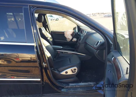 2011 Mercedes-Benz Gl 450 4Matic z USA, uszkodzony, nr VIN 4JGBF7BE9BA747677